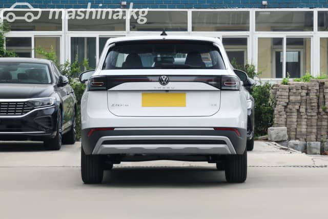 Volkswagen Tharu XR 300 TSI 1.5 AMT