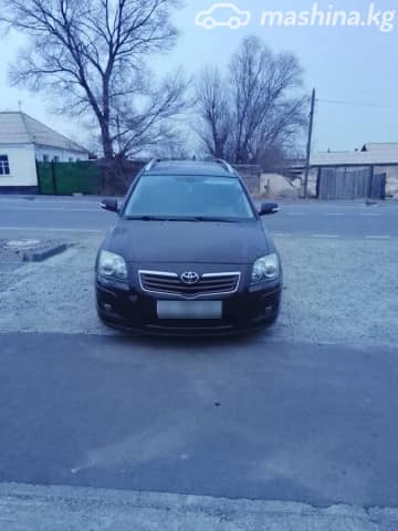 Toyota Avensis II Рестайлинг 2.0 AT