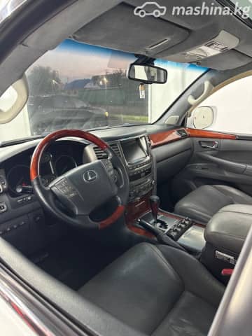 Lexus LX III 570 5.7 AT 4WD
