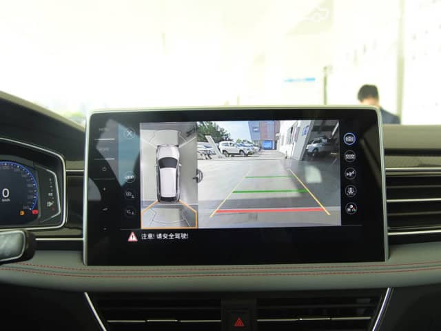 Volkswagen Tiguan III (China Market) 2.0 AMT