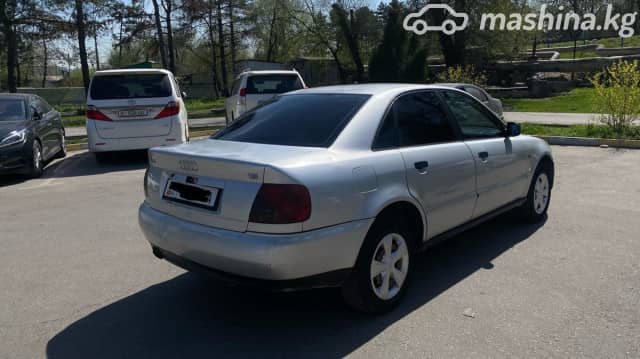Audi A4 I (B5) 1.6 MT