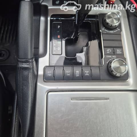 Toyota Land Cruiser 200 Series Рестайлинг 2 5.7 AT 4WD