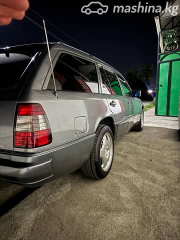Mercedes-Benz E-Класс I (W124) 220 2.2 MT