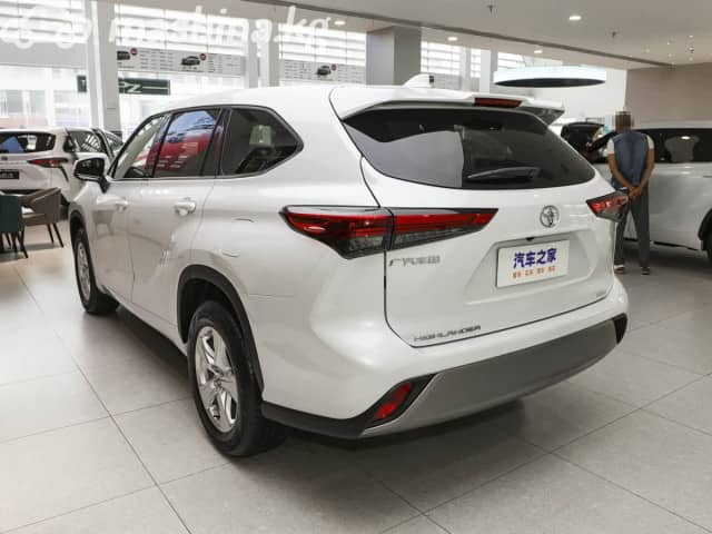 Toyota Grand Highlander 2.4 AT