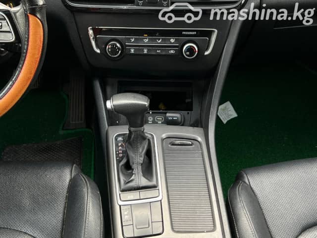 Kia K5 II 2.0 AT