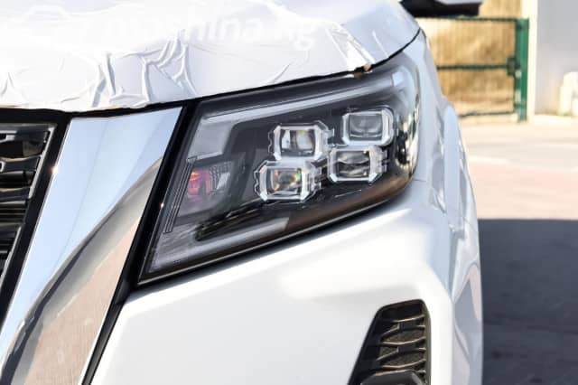 Nissan Navara (Frontier) IV (D23) 2.5 MT 4WD