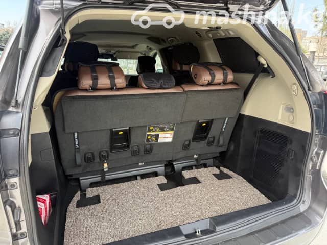 Toyota Sienna III Рестайлинг 2 3.5 AT 4WD