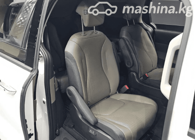 Kia Carnival IV 2.2d AT