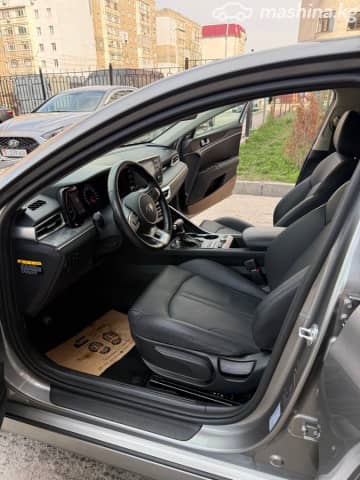 Kia K5 III LPi 2.0 AT
