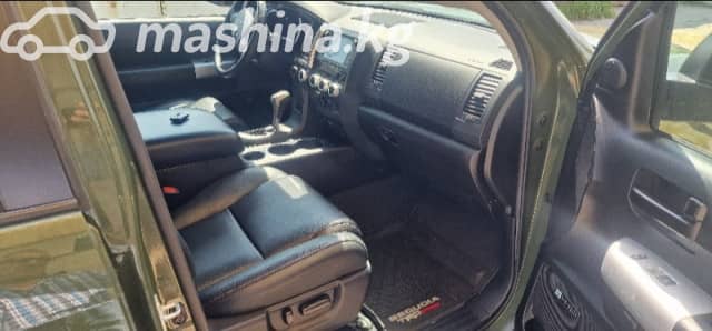 Toyota Sequoia II Рестайлинг 5.7 AT 4WD