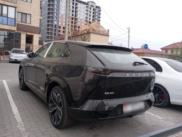 Mazda EZ-60 1.5hyb AT
