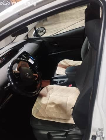 Toyota Prius IV (XW50) 1.8hyb AT