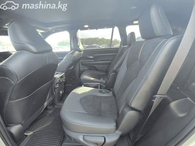 Toyota Grand Highlander 2.5hyb CVT 4WD