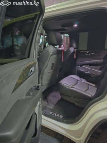 Cadillac Escalade IV 6.2 AT 4WD