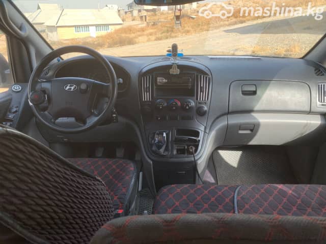 Hyundai Starex (H-1) II 2.5d MT