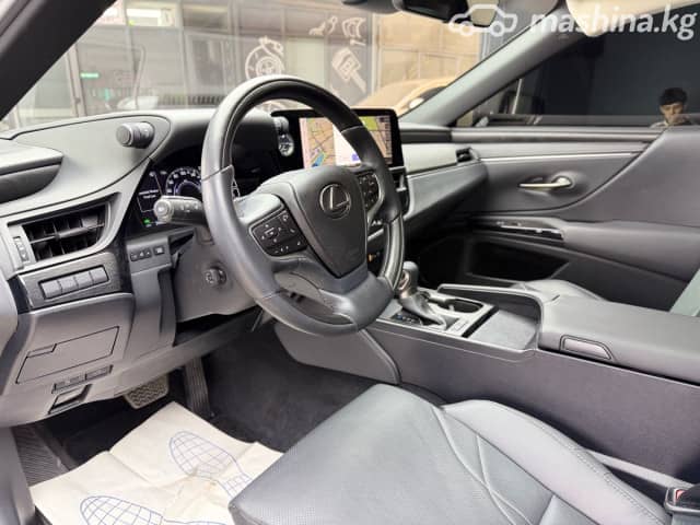 Lexus ES VII Рестайлинг 300h 2.5hyb CVT