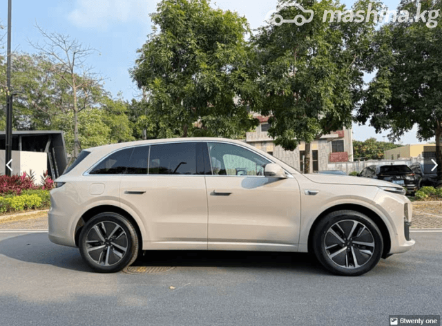 LiXiang L6 1.5hyb AT 4WD