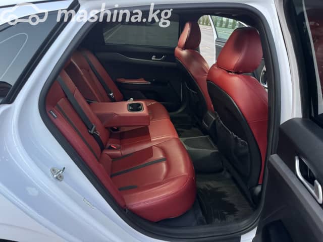 Kia K5 III 1.6 AT 4WD
