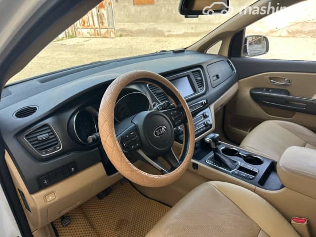 Kia Carnival III 2.2d AT