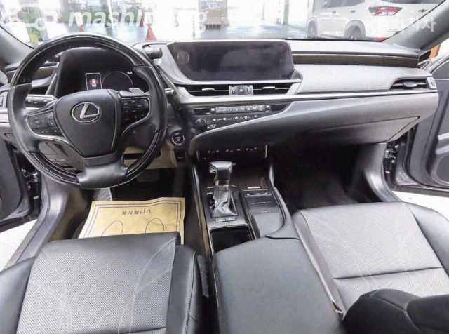Lexus ES VII 300h 2.5hyb CVT