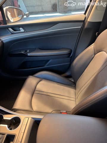 Kia K5 III LPi 2.0 AT