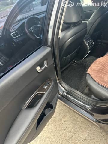 Kia K5 II 2.0 AT