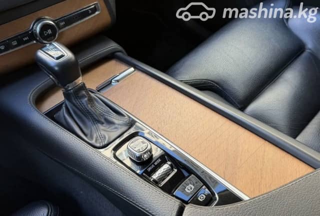 Volvo XC90 II Рестайлинг B5 2.0 AT 4WD