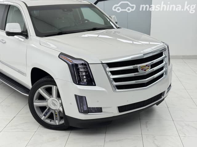 Cadillac Escalade IV ESV 6.2 AT 4WD
