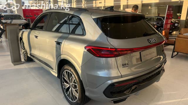 Audi Q5 III 40 TFSI 2.0 AMT 4WD