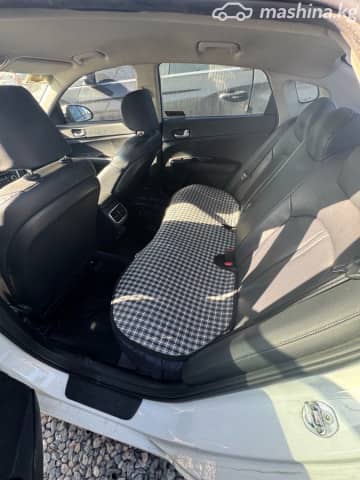 Kia K5 II 2.0 AT