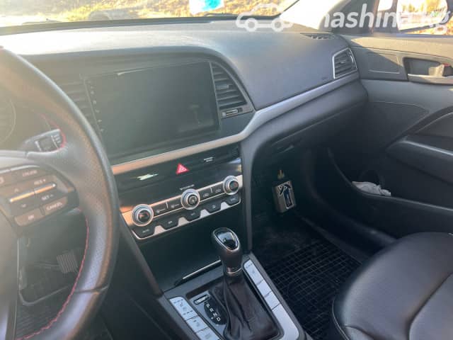 Hyundai Avante VI
