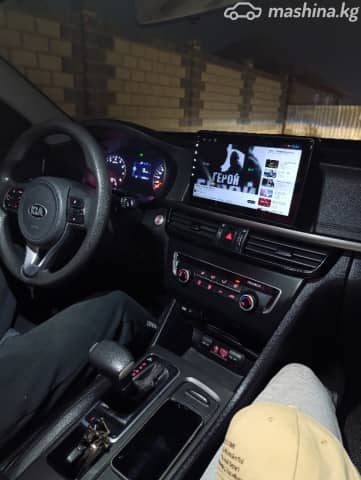 Kia K5 II 2.0 AT