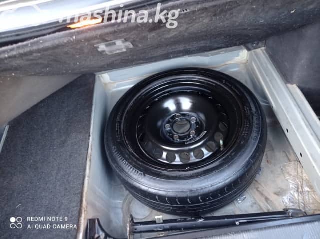 Mercedes-Benz E-Класс II (W210, S210) Рестайлинг 240 2.6 MT