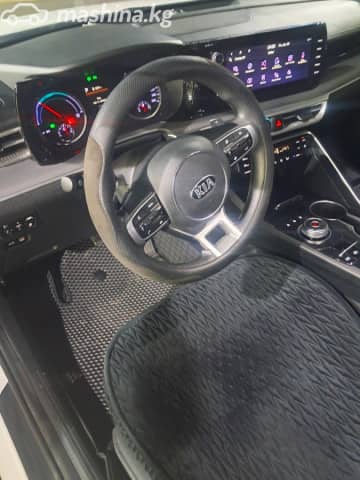 Kia K5 III 2.0hyb AT