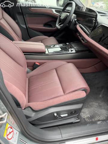 Audi A6 V (C8) Рестайлинг 45 TFSI Long 2.0 AMT 4WD