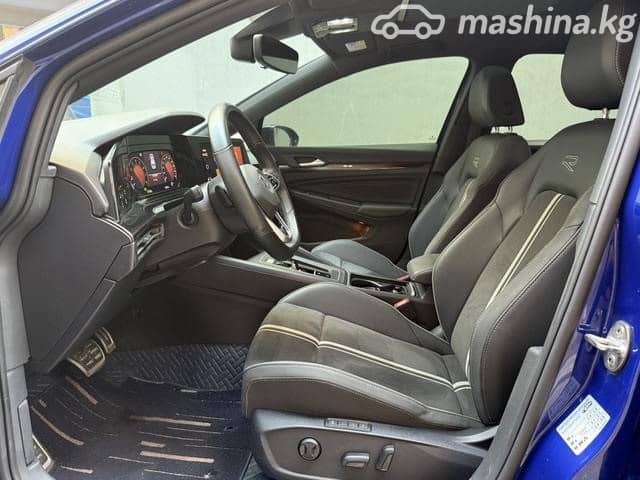 Volkswagen Golf VIII 1.4 AT