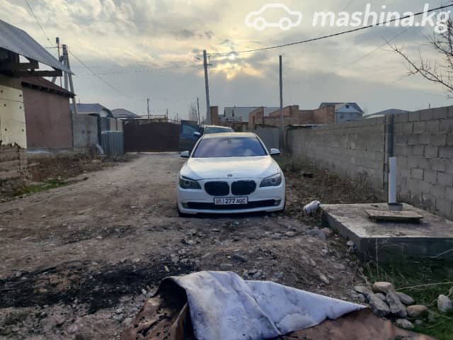BMW 7 серии V (F01/F02/F04) 750i 4.4 AT