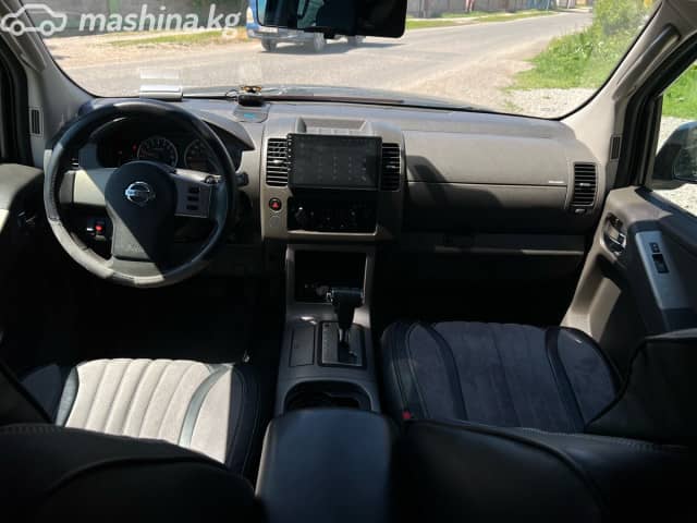 Nissan Pathfinder III 4.0 AT 4WD