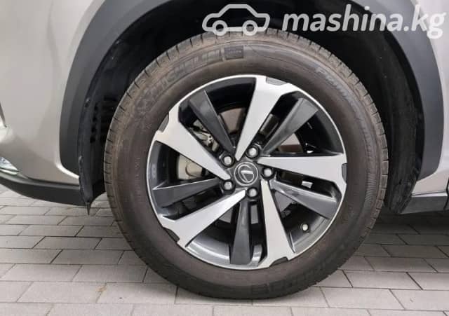 Lexus NX I Рестайлинг 300h 2.5hyb CVT 4WD