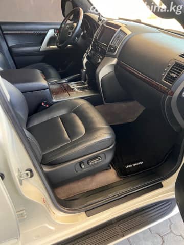 Toyota Land Cruiser 200 Series Рестайлинг 1 4.6 AT 4WD