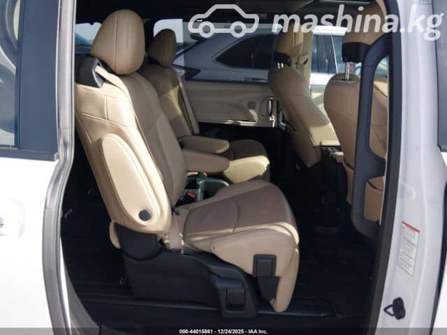 Toyota Sienna IV 2.5hyb AT 4WD