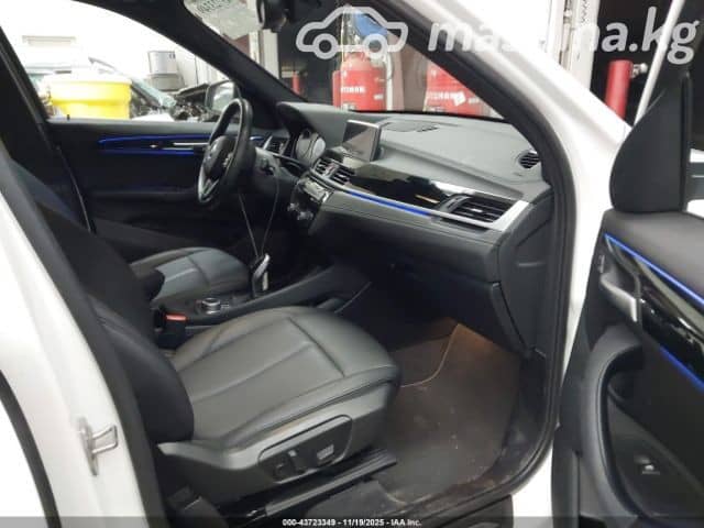 BMW X1 II (F48) Рестайлинг 28i xDrive 2.0 AT 4WD