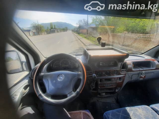 Mercedes-Benz Фургон (4х2)