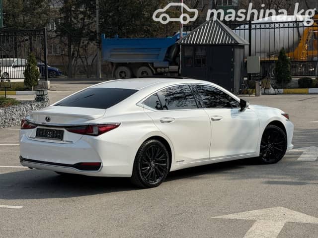 Lexus ES VII Рестайлинг 300h 2.5hyb CVT