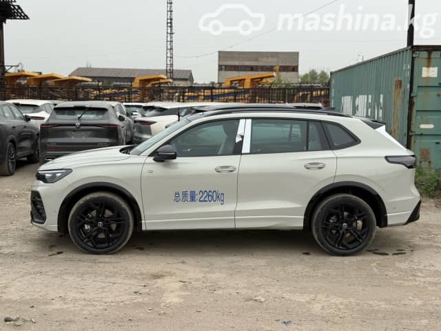 Volkswagen Tiguan III (China Market) 2.0 AMT 4WD