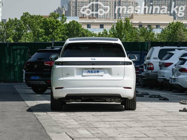 LiXiang L7 Рестайлинг 1.5hyb AT 4WD