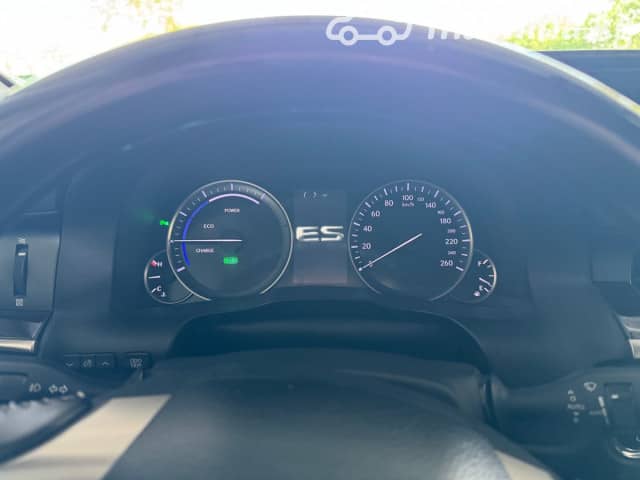 Lexus ES VI Рестайлинг 300h 2.5hyb CVT