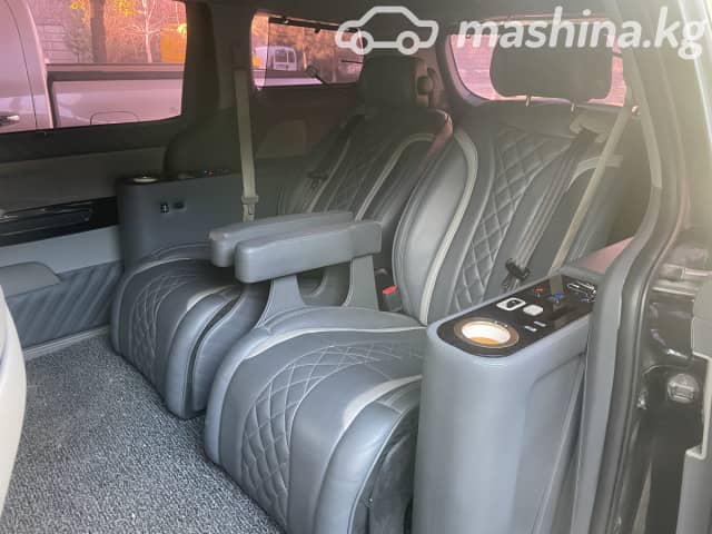 Kia Carnival III 3.3 AT