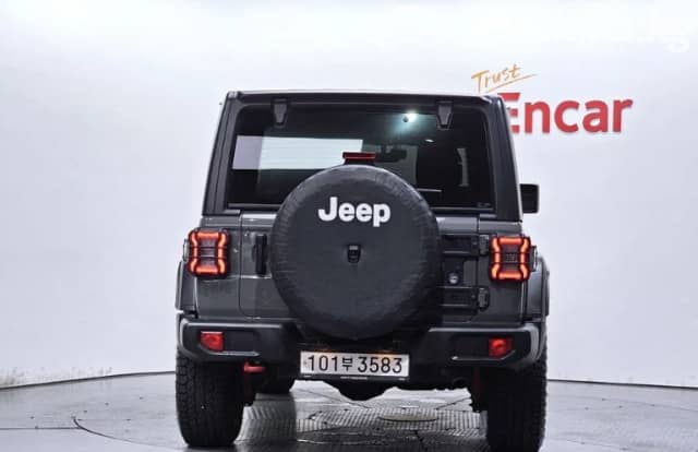 Jeep Wrangler IV (JL) 2.0 AT 4WD