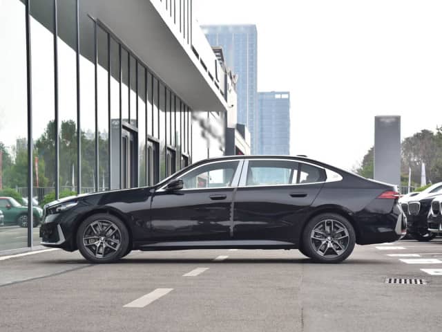 BMW 5 серии VIII (G60/G61/G68) 530i xDrive 2.0 AT 4WD